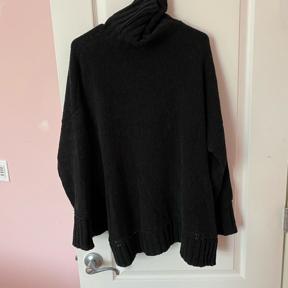 Black Aerie turtleneck sweater